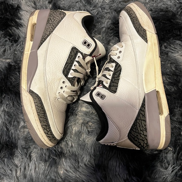 Air Jordan 3 Retro Sneakers - Picture 3 of 8